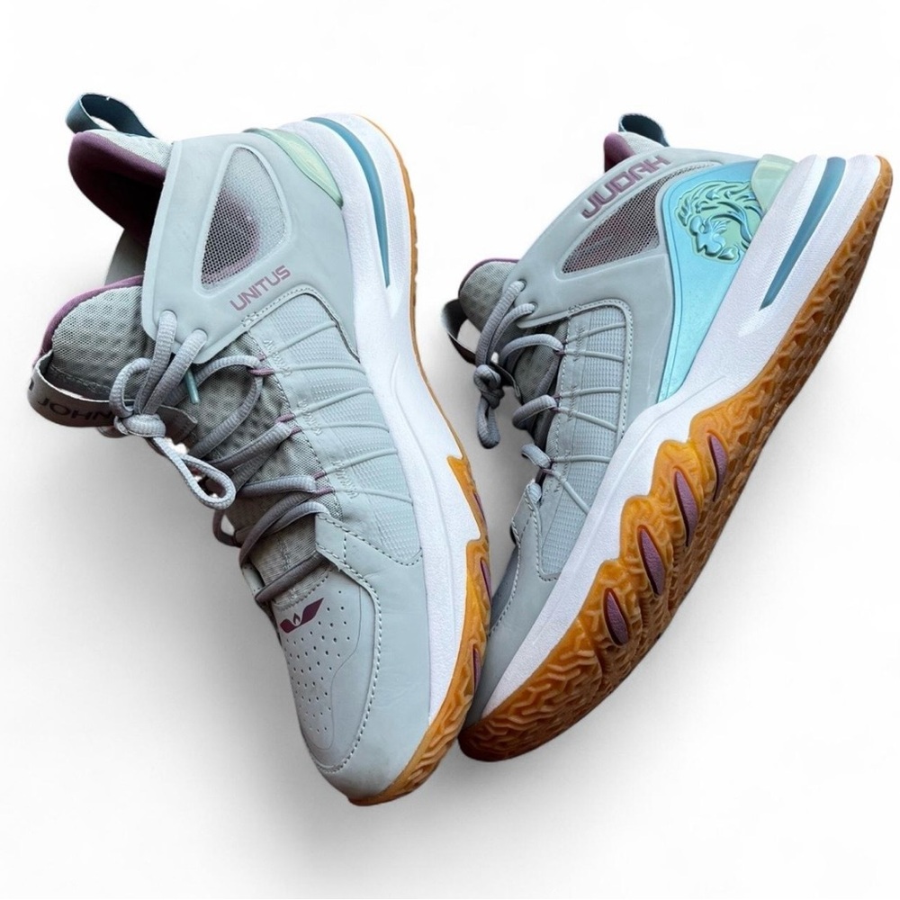 Men’s 9.5 basketball unitus Judah 1s